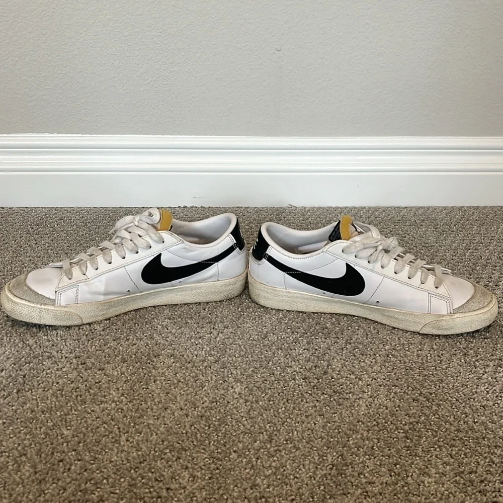 GENTLY USED Nike Blazer Low '77 Women's Shoes | Size 8.5 | Color White - Picture 5 of 8